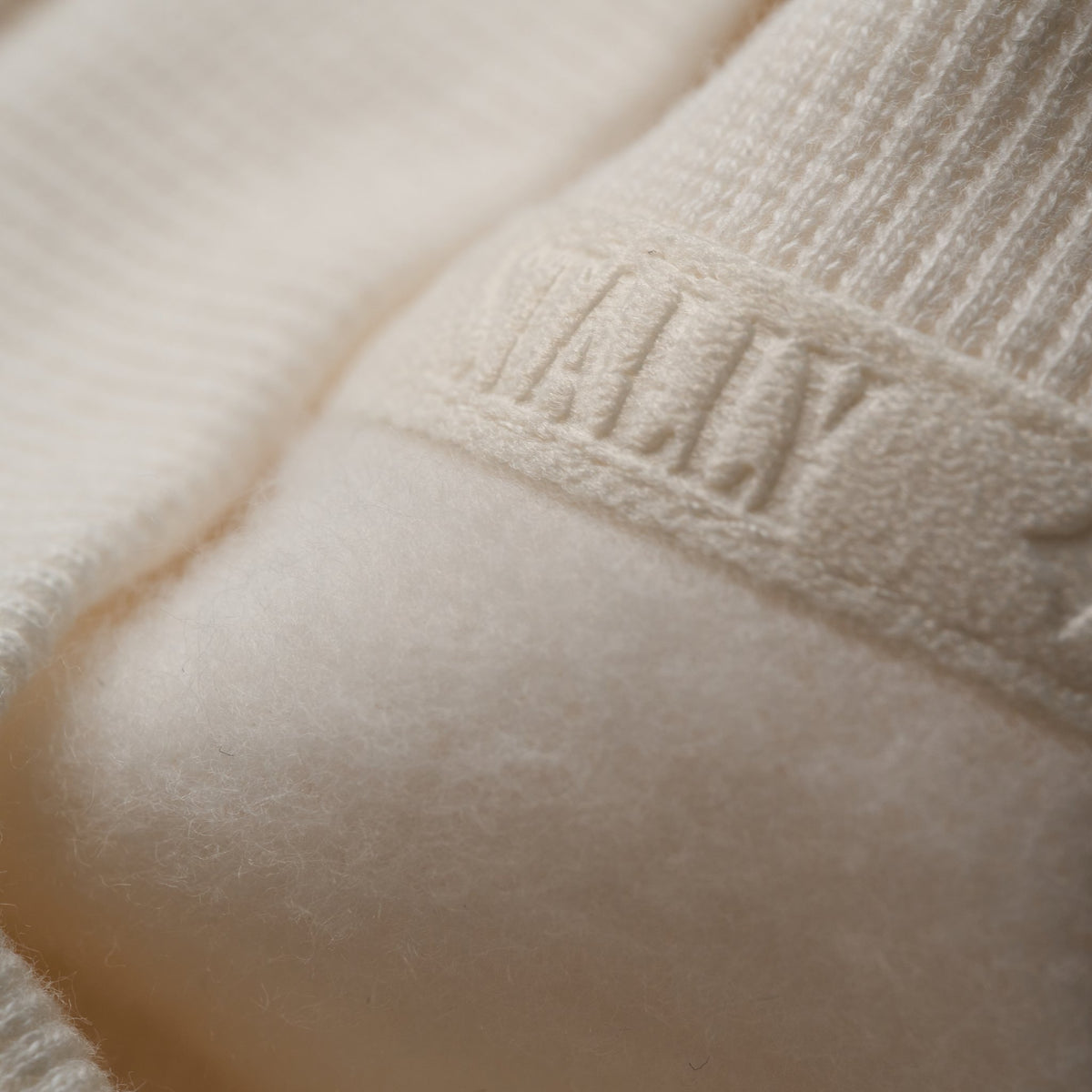 STALLY Range Womens Boxy Crew in Chalk White
