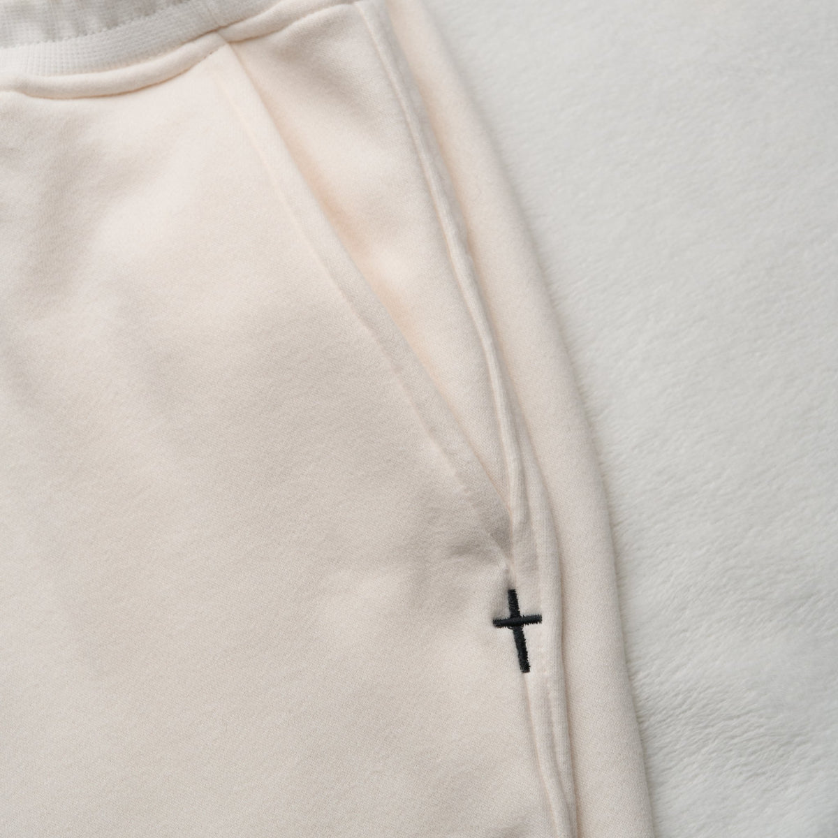 STALLY Range Womens Jogger in Chalk White