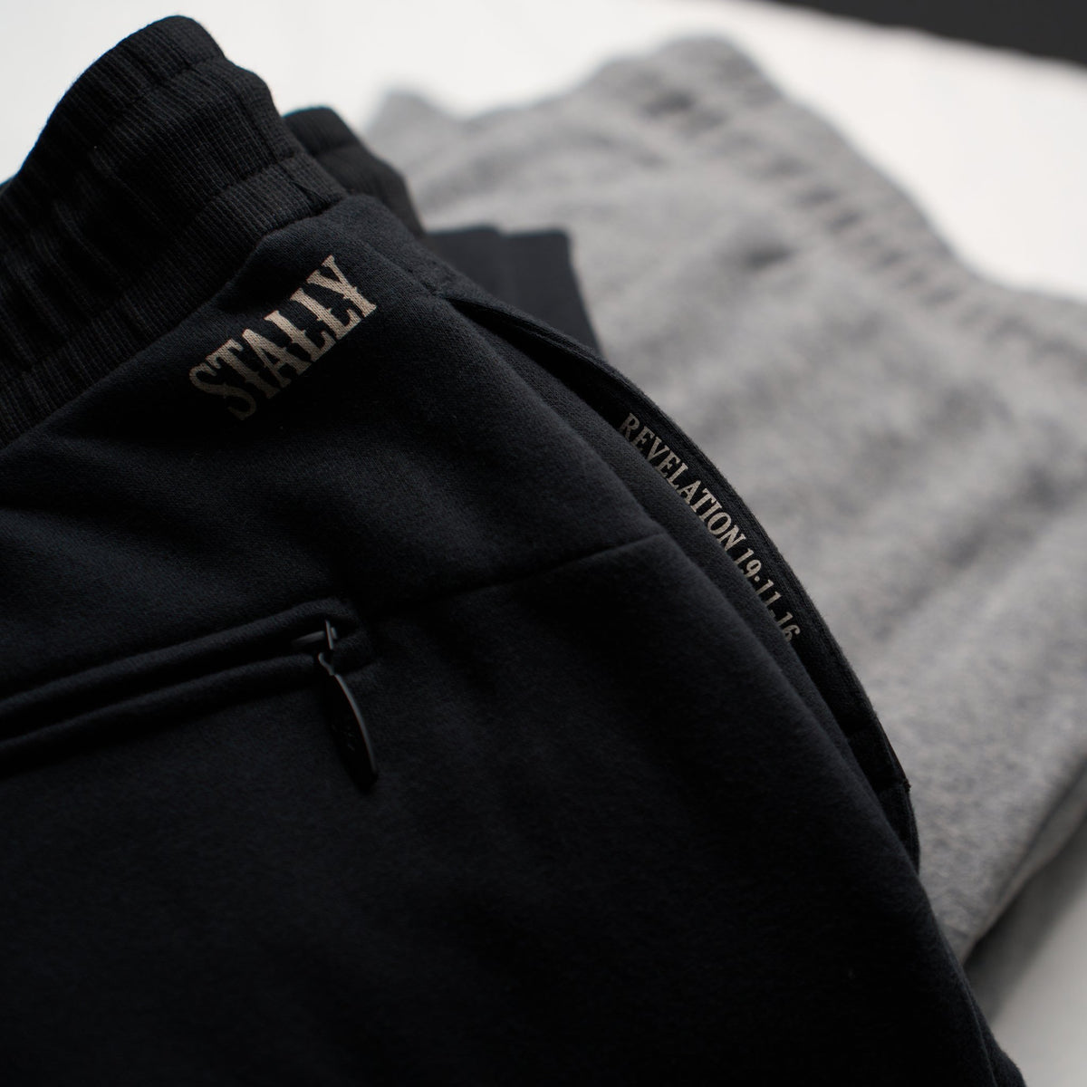 STALLY Range Mens Jogger, both colors side by side